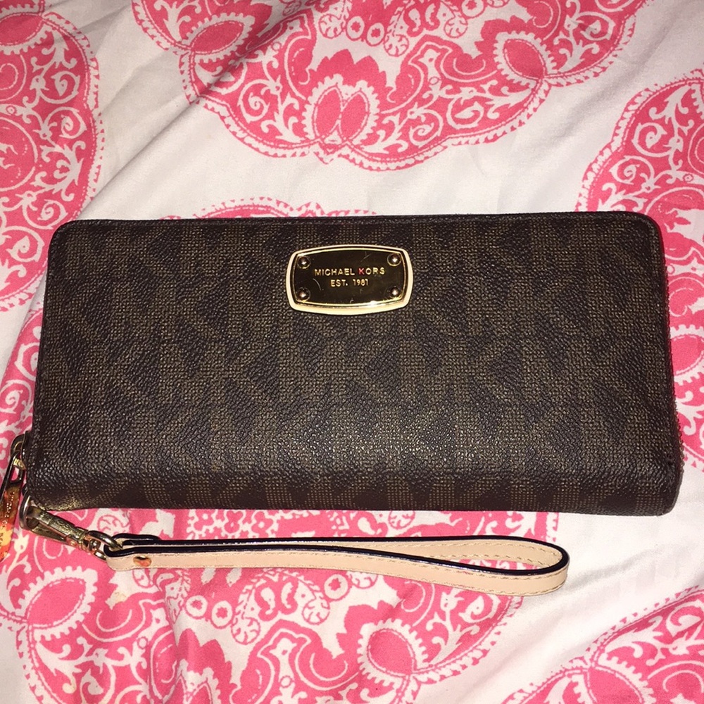 Micheal Kors wallet